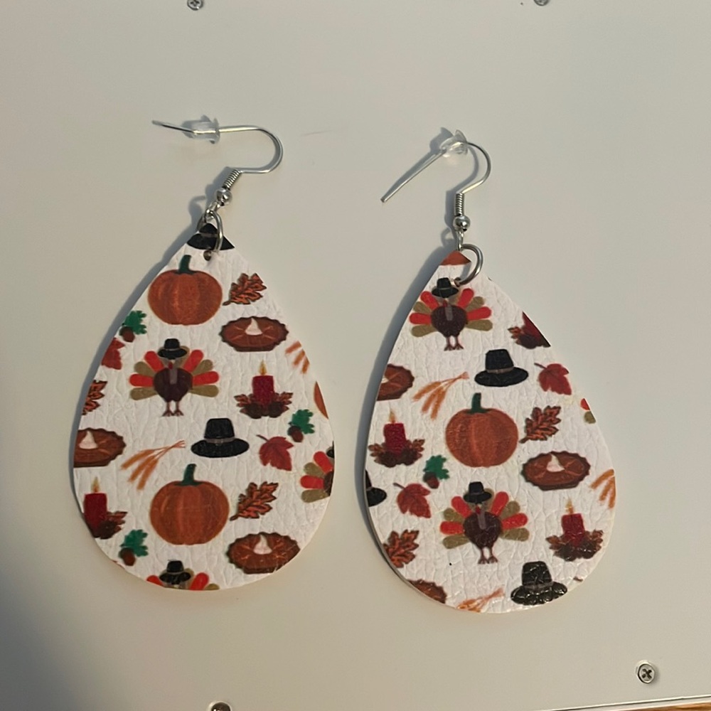 Thanksgiving earrings Brand New Never Worn One Size